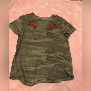 CAMO & ROSES SHIRT